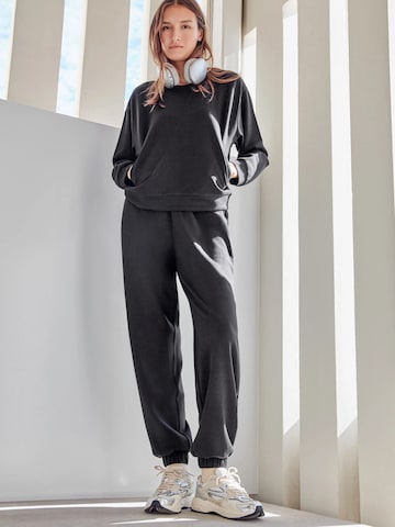 Gisela Regular Панталон в черно