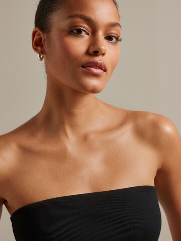 Next Top in Black