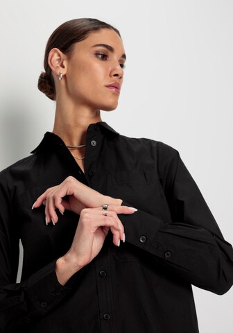 HECHTER PARIS Blouse in Black