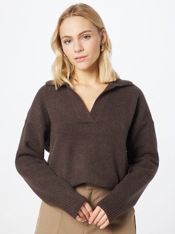 Monki Sweater in Brown: front