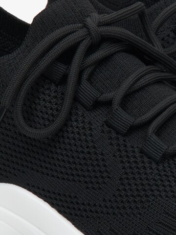 Estro Sneakers in Black