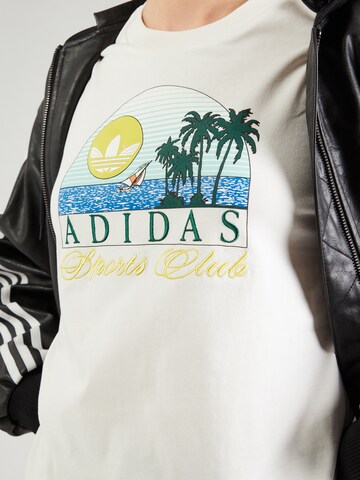 ADIDAS ORIGINALS - Camiseta 'ISLAND CLUB' en blanco