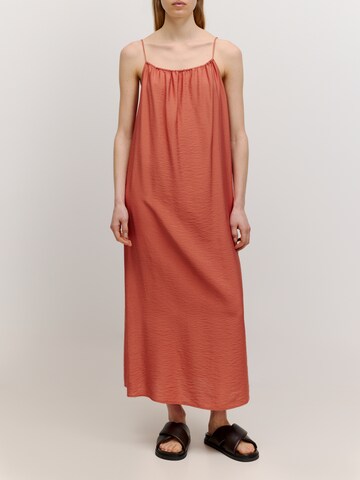 EDITED Dress 'Calla' in Brown