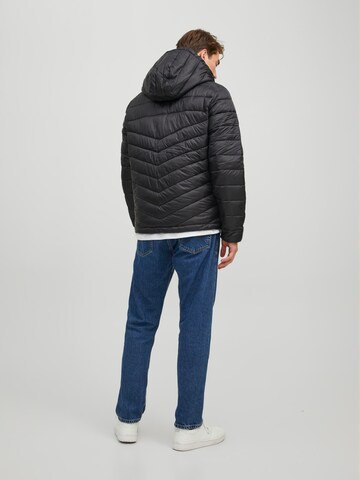 Veste mi-saison 'Hero' JACK & JONES en noir