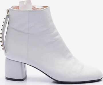 Attilio Giusti Leombruni Dress Boots in 36 in White: front