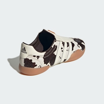 ADIDAS ORIGINALS Slip-on 'Taekwondo Mei' in Beige