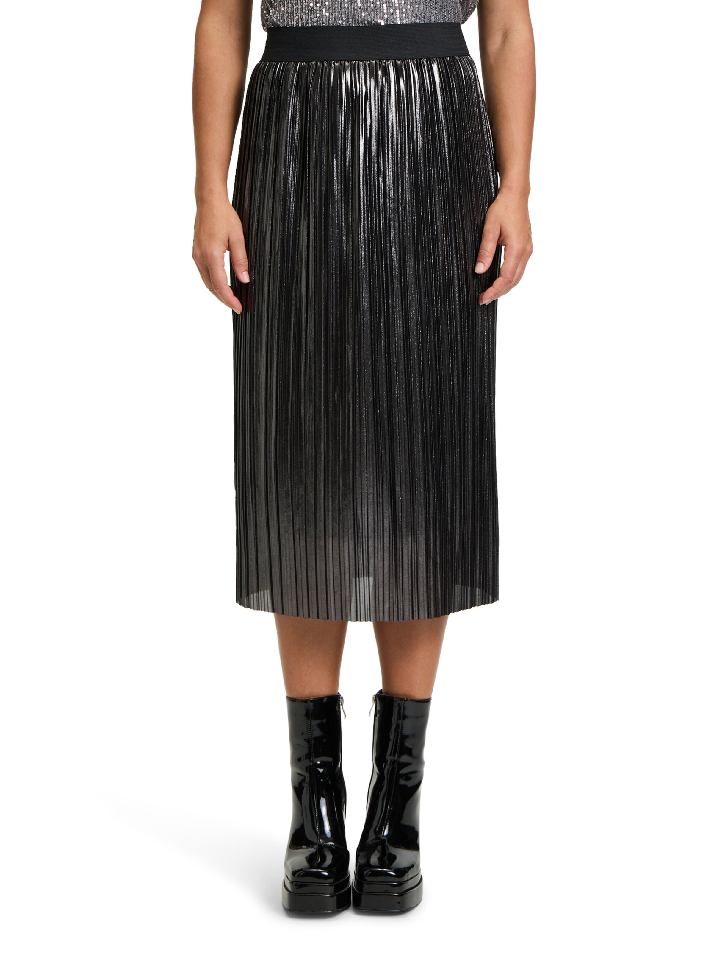 Cartoon Skirt in Black: front