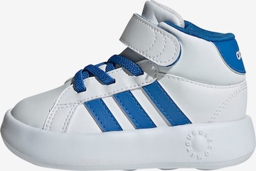 balta ADIDAS SPORTSWEAR Sportiniai batai 'GRAND COURT MID I': priekis