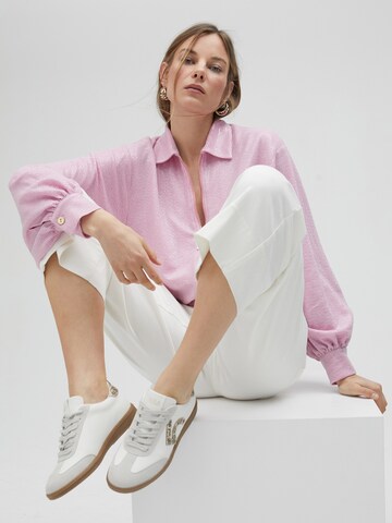 Baskets basses Lola Casademunt en blanc