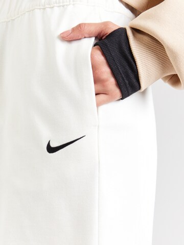 Nike Sportswear Regular Broek in Beige