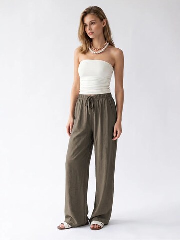 Wide leg Pantaloni de la MixRay pe verde