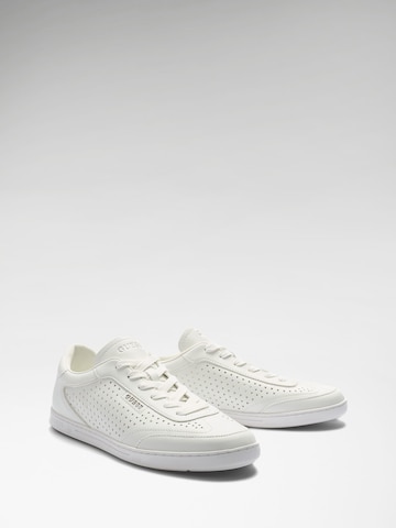 GUESS Sneaker in Weiß