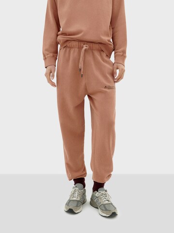 Thinking MU Tapered Pants in Pink: front