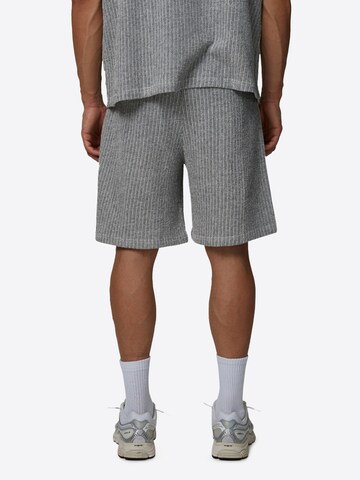 regular Pantaloni di Good For Nothing in grigio
