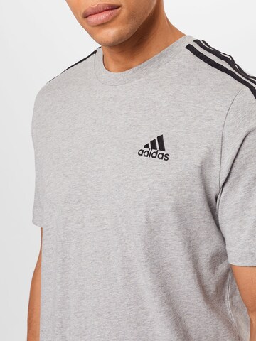 ADIDAS SPORTSWEAR Funkční tričko 'Essentials 3-Stripes' – šedá