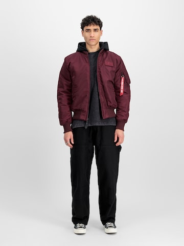 ALPHA INDUSTRIES Téli dzseki 'MA-1 Zip Hood' - piros: elől