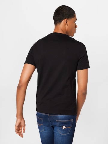 GUESS T-Shirt 'Core' in Schwarz