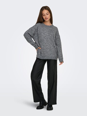 ONLY Pullover 'AZU' i grå