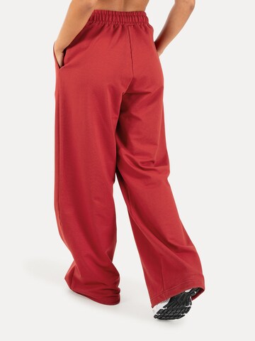 Smilodox Loosefit Jogginghose ' Veyt ' in Rot