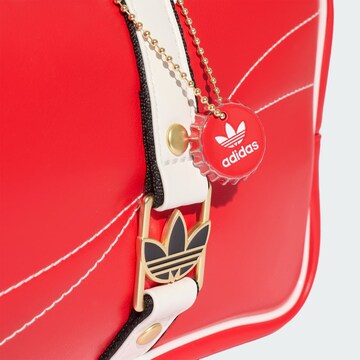 ADIDAS ORIGINALSTorba za na rame 'Originals x Coca Cola' - crvena boja