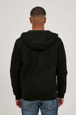 !Solid Windbreaker 'Tilly Sporty' in Schwarz