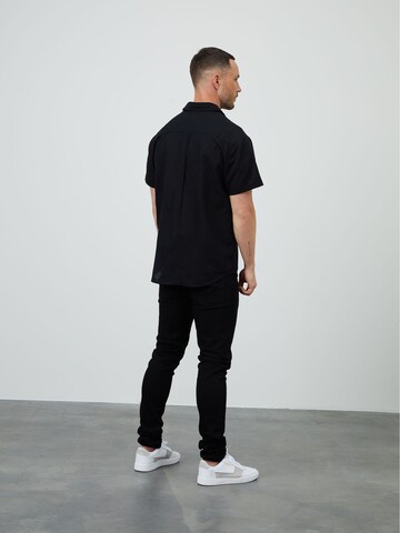 DAN FOX APPAREL Regular Fit Hemd 'Logan' in Schwarz