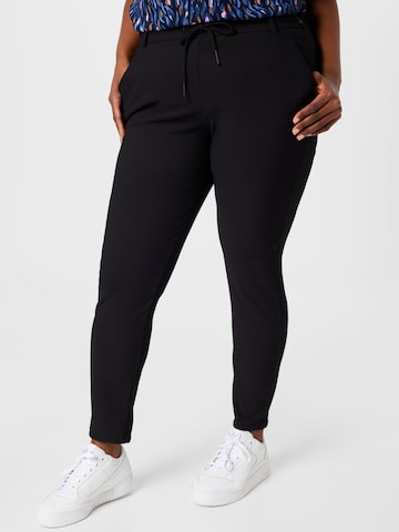 ONLY Carmakoma - Slimfit Pantalón en negro: frente