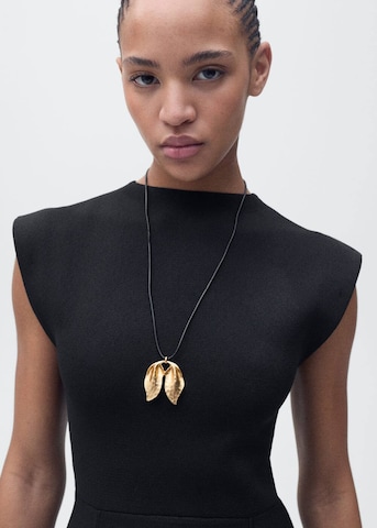 Rochie tricotat 'Domino' de la MANGO pe negru