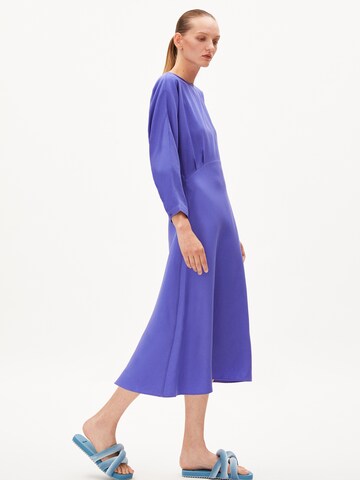 Robe 'Maarlena' ARMEDANGELS en violet