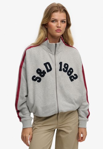 Veste de survêtement 'Athletic Essentials' Superdry & Co en gris : devant