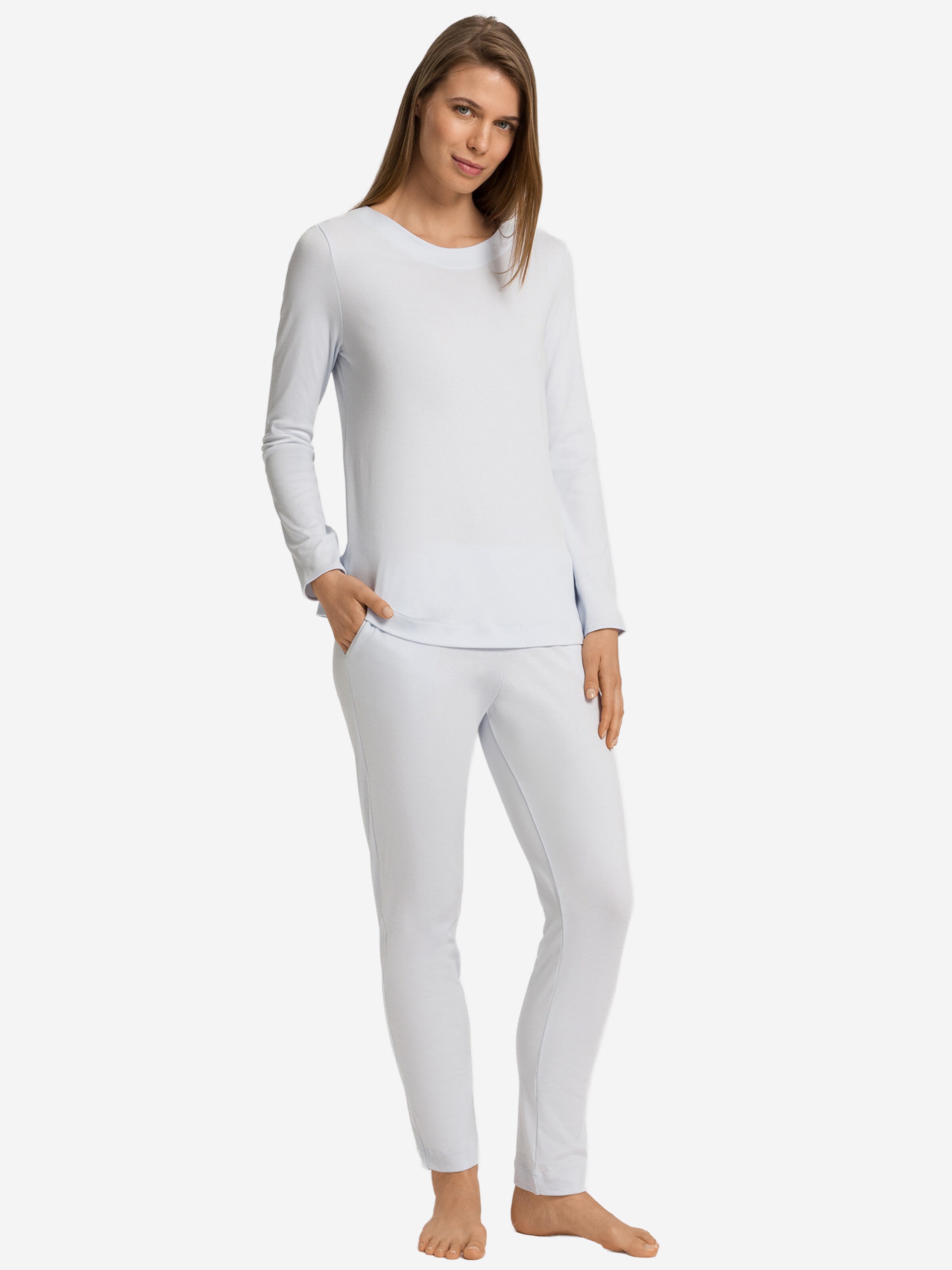 Hanro Pyjama ' Malena ' in Blau: Vorderseite