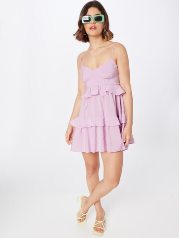 Rochie de vară de la Dorothy Perkins pe roz