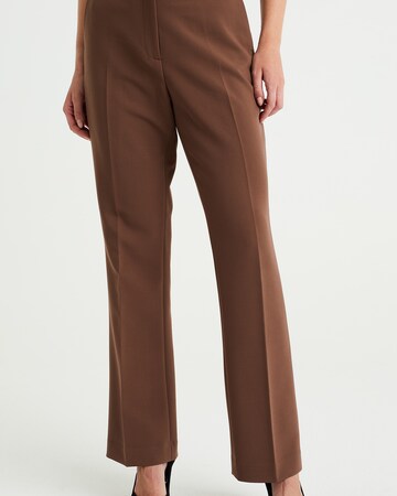 WE Fashion regular Bukser i brun: forside