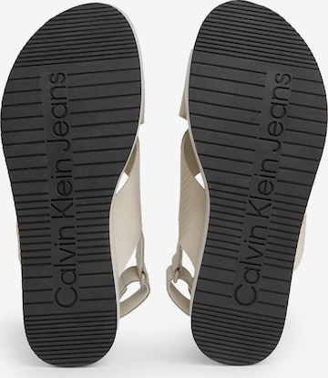 Calvin Klein Jeans - Sandalias con hebilla en beige