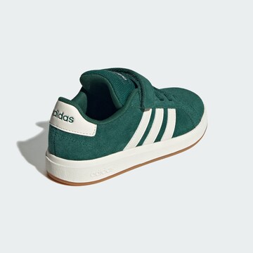 ADIDAS SPORTSWEAR Sneakers 'Grand Court 00s' in Groen