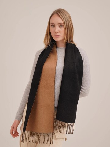 Sacred Valley Scarf 'Double Facet' in Black: front
