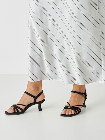 Tamaris Sandale in Schwarz