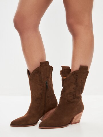 CESARE GASPARI Cowboy Boots in Brown