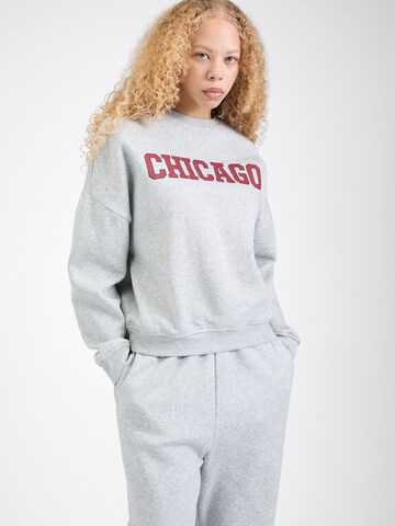 PIECES Sweatshirt 'PCSASIE' in Grey: front