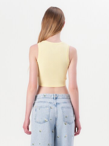 ONLY - Top 'ONLVILMA' en amarillo