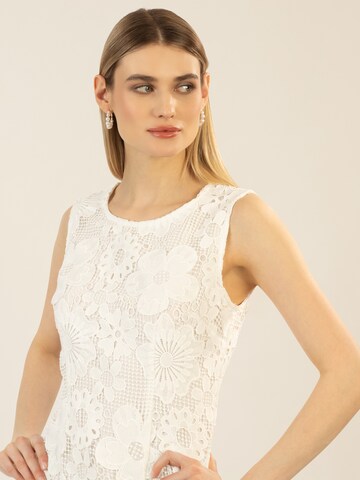 APART Kleid in Weiß