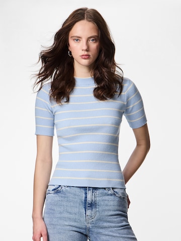 PIECESPulover - plava boja: prednji dio