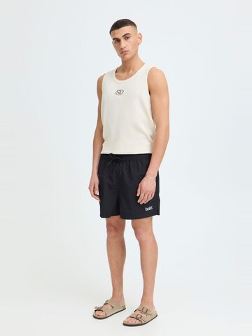 !Solid Shorts ' SDUrlest ' in Schwarz: Vorderseite