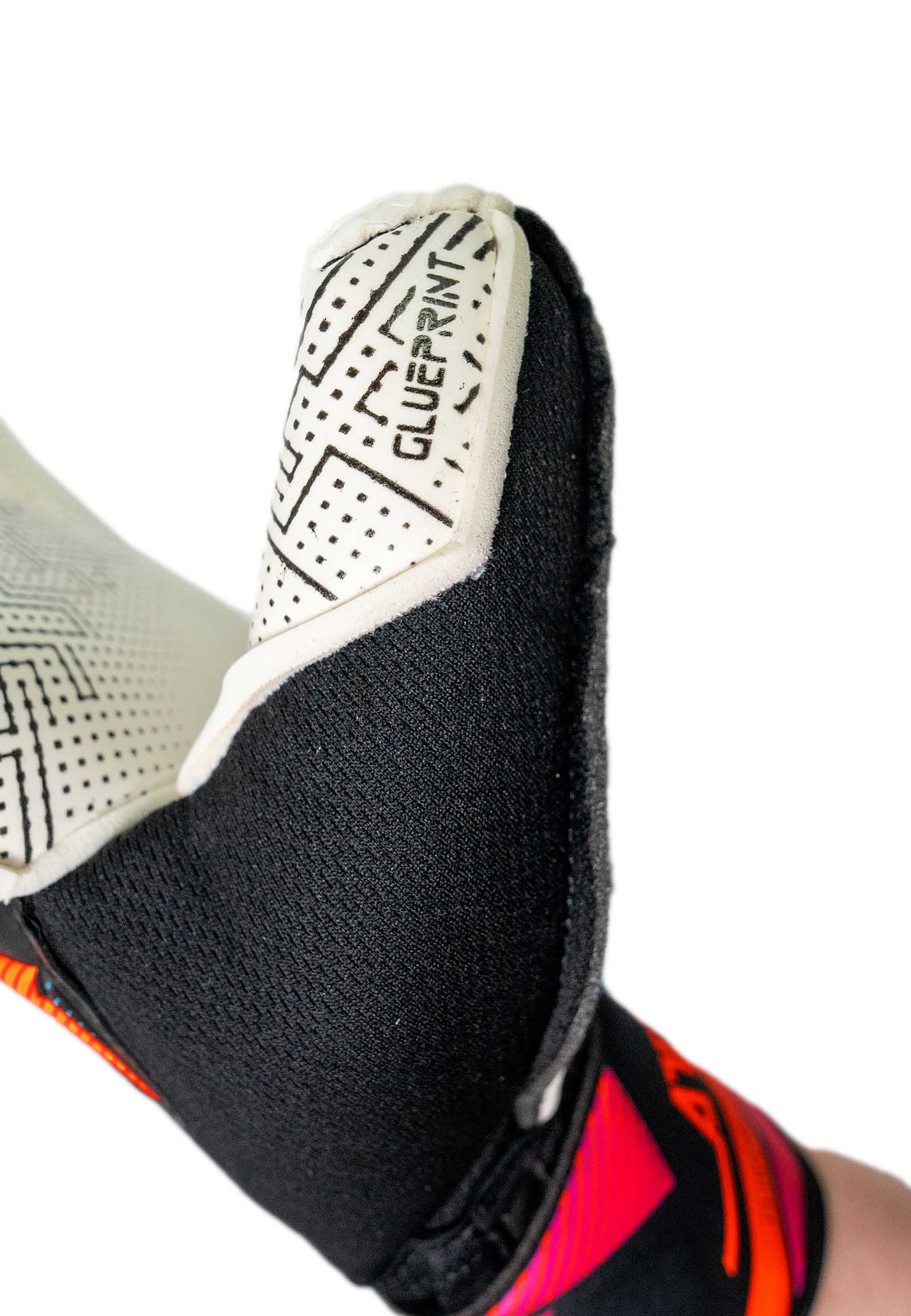 REUSCH Sporthandschoenen 'Attrakt Advance Evolution Glueprint' in Zwart