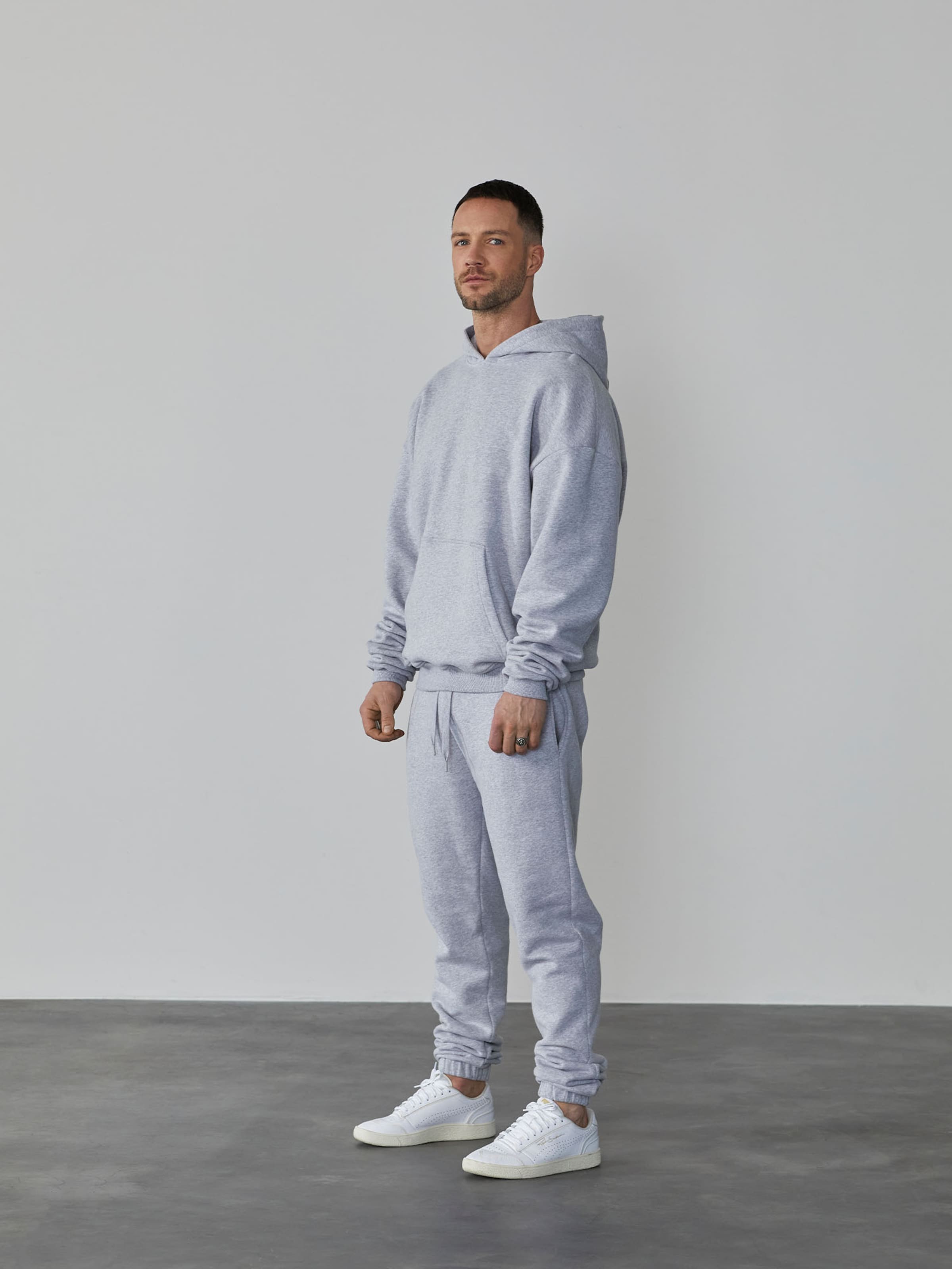 Männer Hosen DAN FOX APPAREL Jogginghose 'Danilo' - (GOTS) in Grau - YB23563 Männer Hosen DAN FOX APPAREL Jogginghose 'Danilo' - (GOTS) in Grau - YB23563
