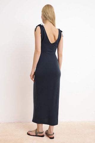Robe Trendyol en gris