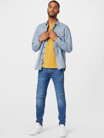 LEVI'S ® Shirt 'Vintage Fit Graphic Tee' in Geel