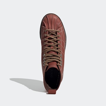 ADIDAS ORIGINALS - Zapatillas deportivas altas 'Superstar' en marrón