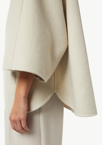 comma casual identity Cape in Beige