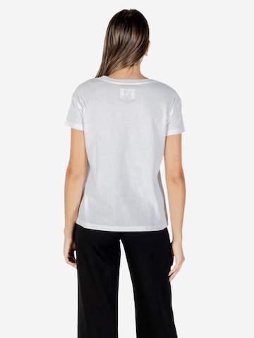 Maglietta '8NYTCX YJG3Z' di ARMANI EXCHANGE in bianco